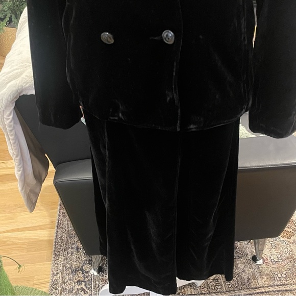 Duck Head  Women Black Velvet 2PS  Suit. Skirt in Jacket  size 12-14 - Picture 6 of 10